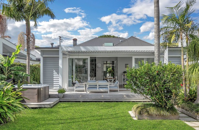 Stunning Garden with Studio Retreat!