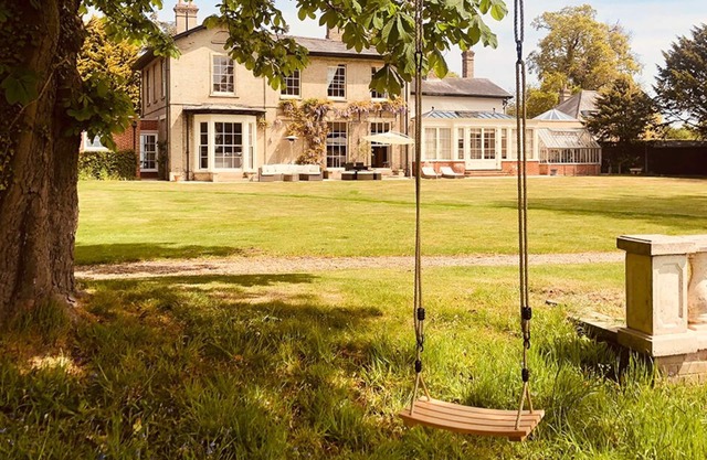 Stunning Georgian Home in heart of The Norfolk Broads Sleeps 10.