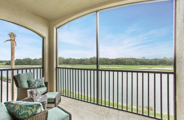 Golf Paradise 2 Habitaciones / 2 Baños Vistas al agua y condominio Golfview en Lakewood National