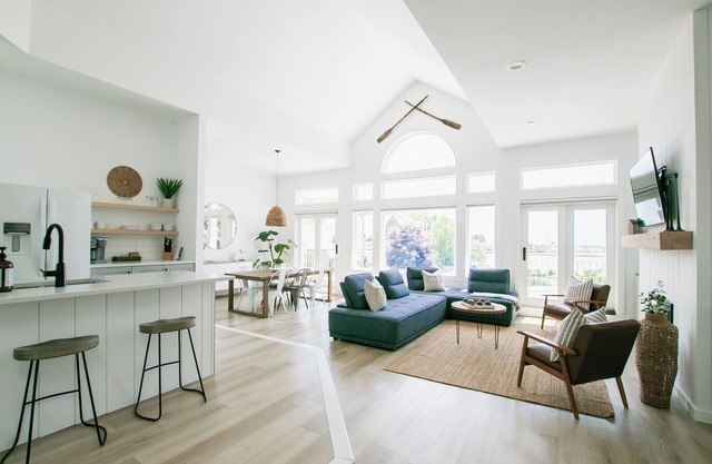 Stunning Harbour Front Suite | Exceptional Views & Prime Location
