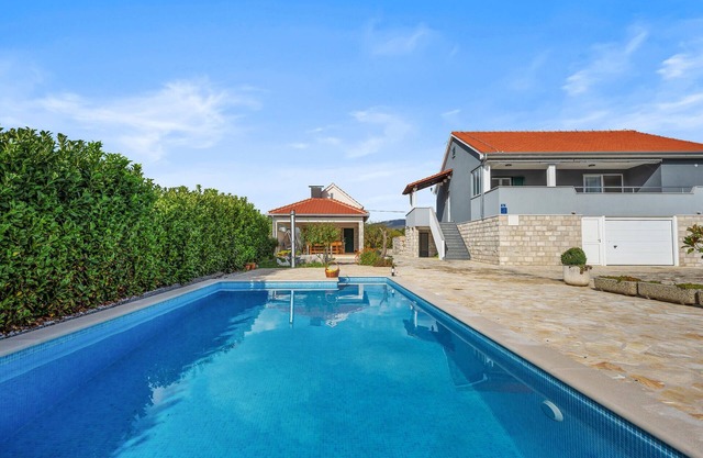 Impresionante casa en Cvrljevo