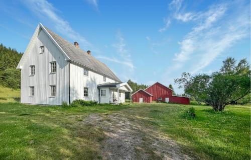 Stunning Home In Engerdal With Wifi