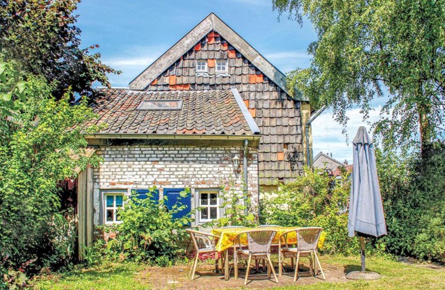 Stunning Home In Gulpen With Wifi