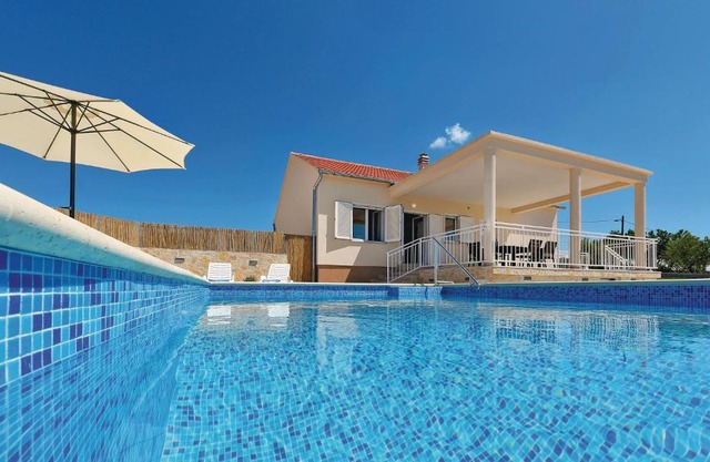 Stunning Home In Krkovic With Wifi