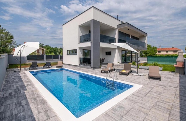 Stunning Home In Labin With Wifi
