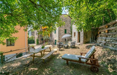 Stunning Home In Longoio With Kitchen