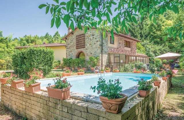 Stunning Home In Molino Del Piano Fi