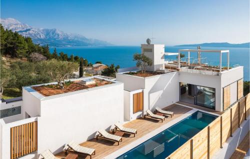 Stunning Home In Omis With Kitchen