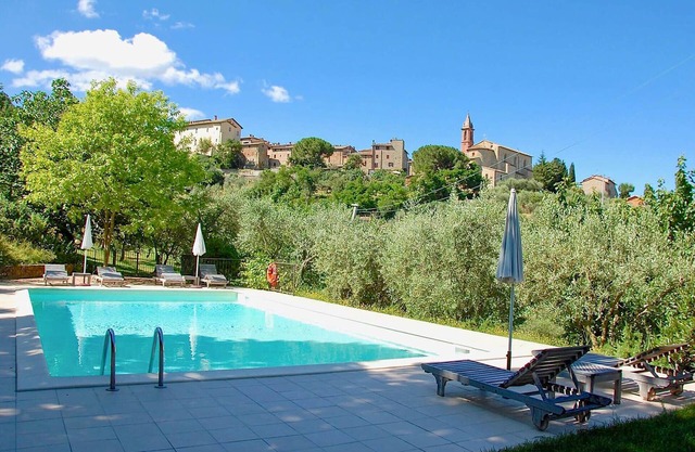 Impresionante casa en Paciano con.