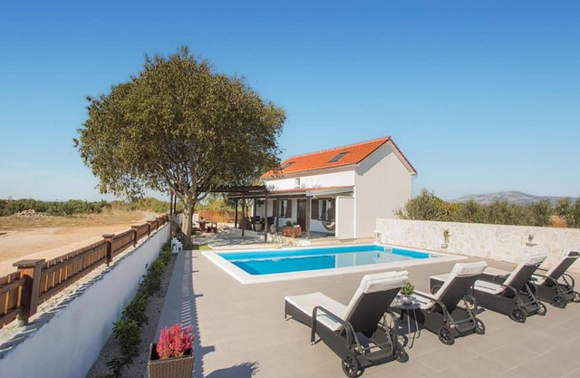 Impresionante casa en Pokrovnik