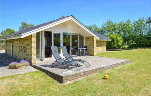 Stunning Home In Rønde With Wifi