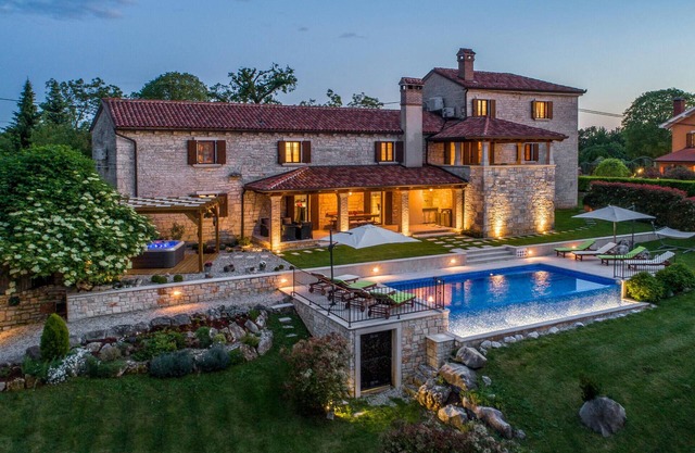 Impresionante casa en Tinjan