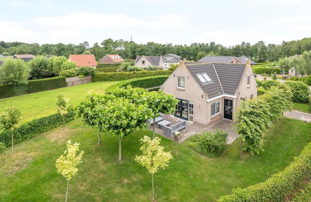 Stunning Home In Tzummarum With 3 Bedrooms, Sauna And Wifi