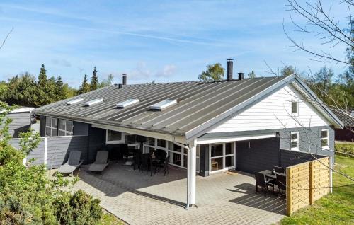 Stunning Home In Væggerløse With Wifi