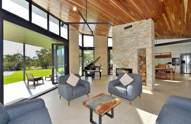 Stunning home on 5 acres with Infinity Pool & Fireplace STRA6211R0XWC5V6