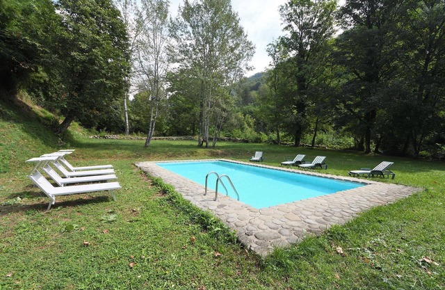 Preciosa casa de vacaciones privada con piscina privada, WIFI, TV, mascotas permitida y aparcamiento
