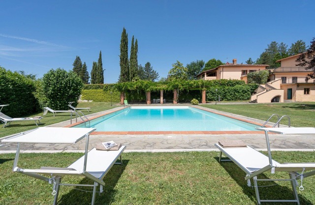 Casa de vacaciones privada con sauna, WIFI, piscina privada, jacuzzi, TV, patio, vista panorámica