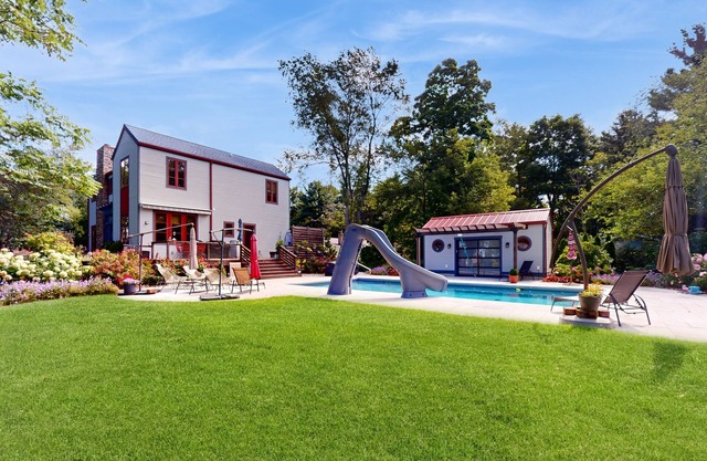 Stunning Lake Michigan Retreat w/ Pool, Hot tub, Grills, Fire pit, on the Beach