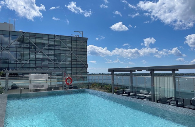 Stunning Lake View Suite in Core Harbourfront