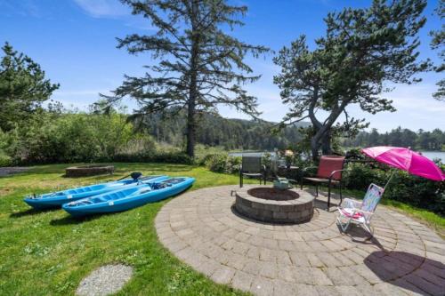Stunning Lakeside Retreat Hot Tub & Private Dock