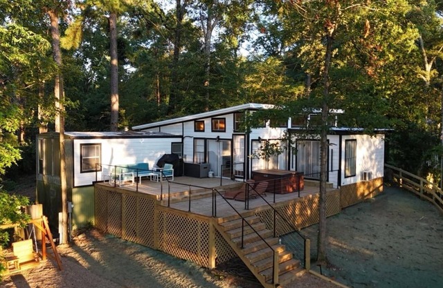 Stunning Lakeview Luxurious Lakehouse, Escape to Toledo Bend Lake, Hemphill, TX
