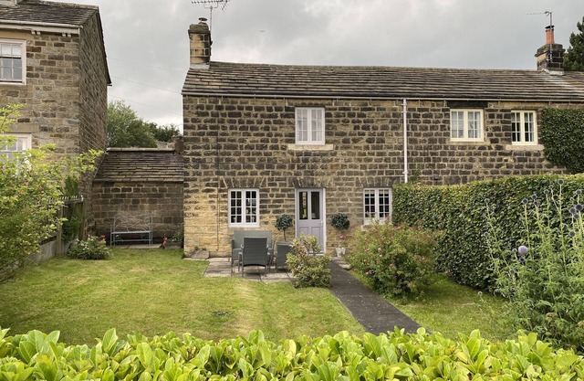 Impresionante casa de campo listada de 1750 en el pueblo de Harewood cerca de Harrogate y el campo