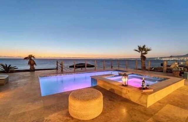 Stunning Luxury Ocean-Front Casa with Pool & Spa