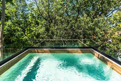Stunning modern villa with pool and beach access