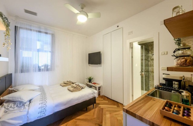 Stunning Modern Studio in Netanya from the beach by Sea N' Rent