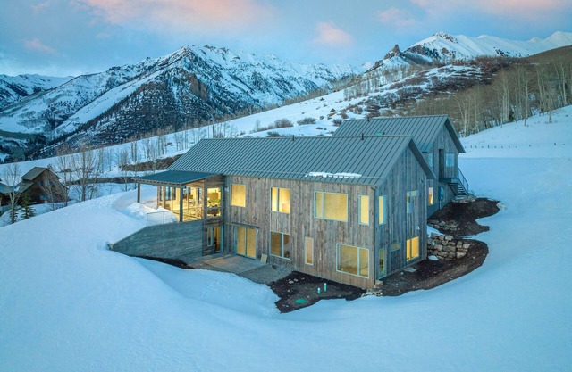 Stunning mountain retreat with incredible views.