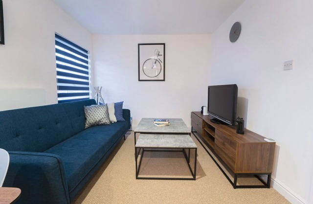 Stunning New Apartment | Wigan Town Centre | 5mins walk to Train and Bus Station
