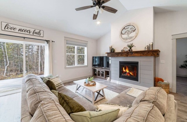 Stunning New Build: Sleeps 10!