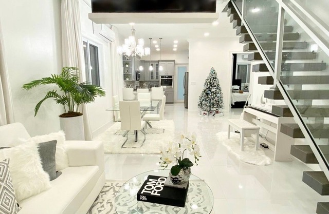 Stunning Ocean view home with luxury amenities!