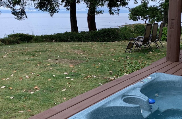 Casa frente al mar con encanto en Lantzville!