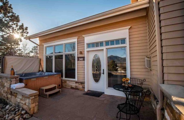 Stunning one bedroom condo with steam shower, hot tub, and a private deck!