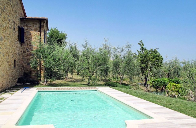 Preciosa casa de vacaciones privada con piscina privada, WIFI, TV, patio y aparcamiento