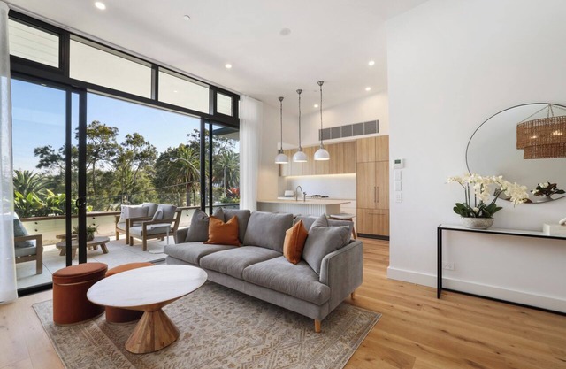 Stunning Penthouse Opposite Park, Golf Club and Tennis Centre