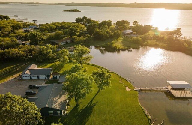 Stunning PK Waterfront Home| Private Beach Entry| Private Dock|Game Room|Hot Tub