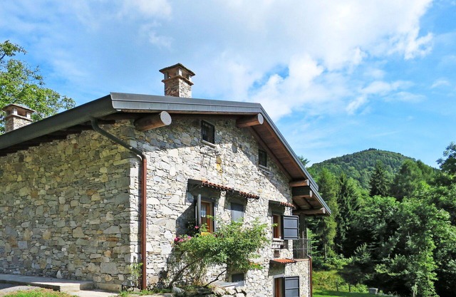 Preciosa casa de vacaciones privada para 6 personas con TV, patio, mascotas permitida y aparcamiento
