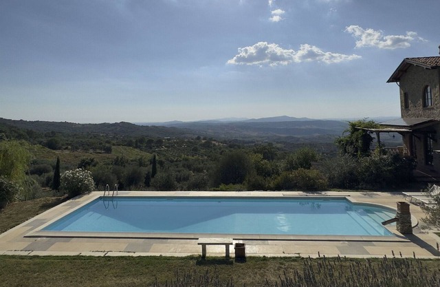 Stunning private villa for 9 guests with private pool, WIFI, TV, terrace, panoramic view and par...