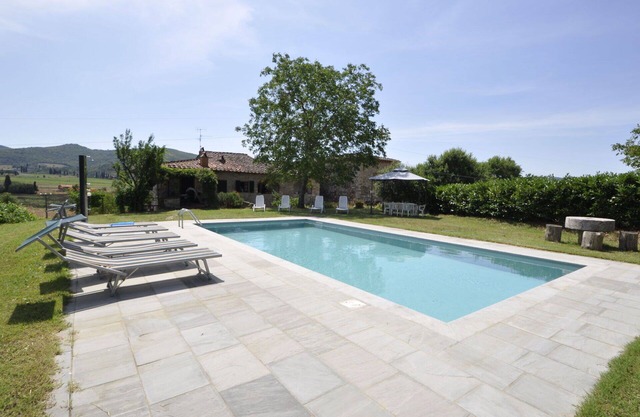 Casa de vacaciones privada con WIFI, piscina privada, TV, mascotas permitida, aparcamiento