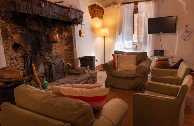 Maravillosa casa de vacaciones privada con WIFI, A/C, TV, patio, aparcamiento, cerca de Arezzo