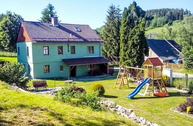 Stunning private villa for 11 people with WIFI, terrace, pets allowed and parking