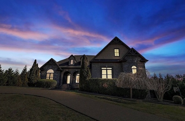 Stunning Private Estate near Nashville: Saltwater Pool, Outdoor Kitchen, Firepit