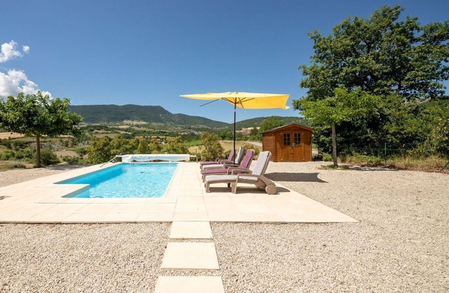 Casa de vacaciones privada con piscina privada, WIFI, TV, terraza, mascotas permitida, aparcamiento