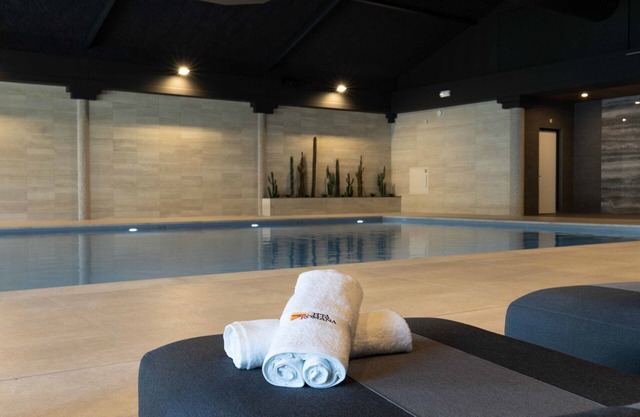 Preciosa casa de vacaciones privada con jacuzzi, WIFI, piscina, TV y aparcamiento