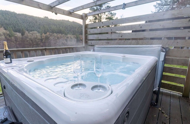 Estupenda casa de vacaciones privada con WIFI, jacuzzi, TV, terraza, vista panorámica, aparcamiento
