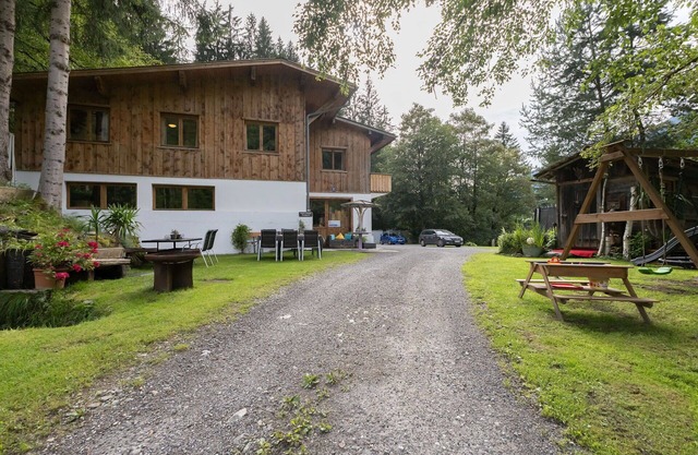 Estupenda casa de vacaciones privada para 38 personas con WIFI, TV, patio y aparcamiento