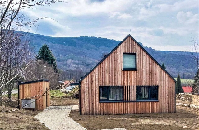 Preciosa casa de vacaciones privada con WIFI, TV, terraza, mascotas permitida y aparcamiento