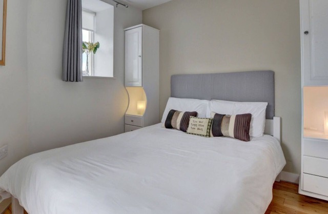 Preciosa casa de vacaciones privada con WIFI, TV, balcón, mascotas permitida y aparcamiento